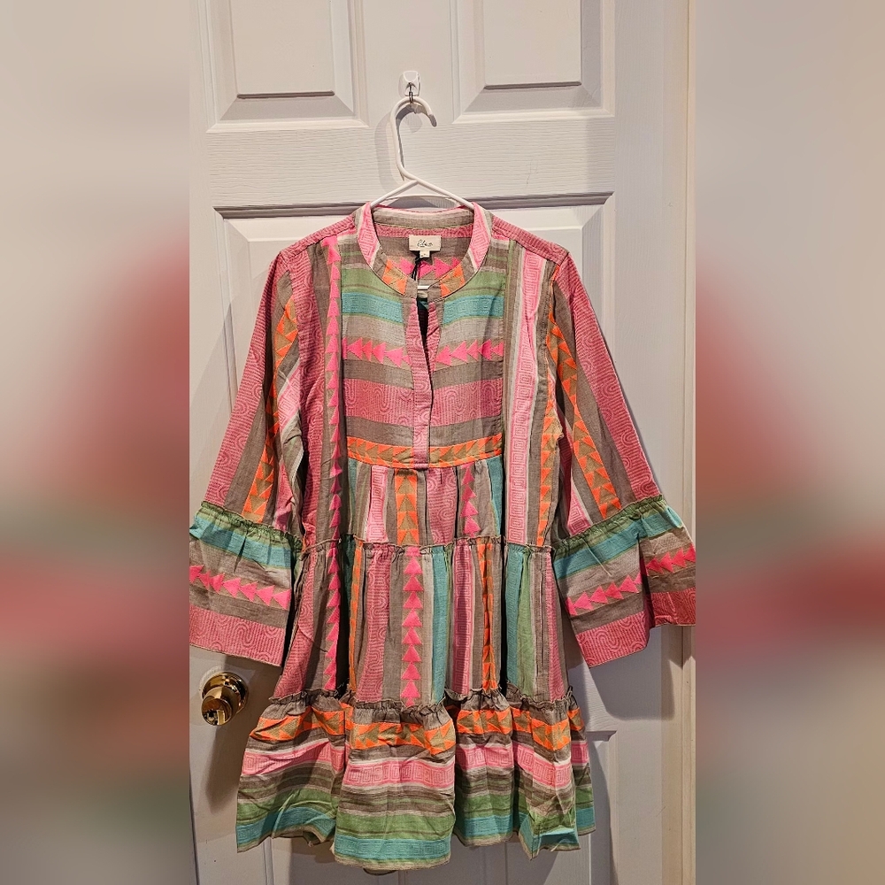 SOLD ~ Size L ~ Elan International